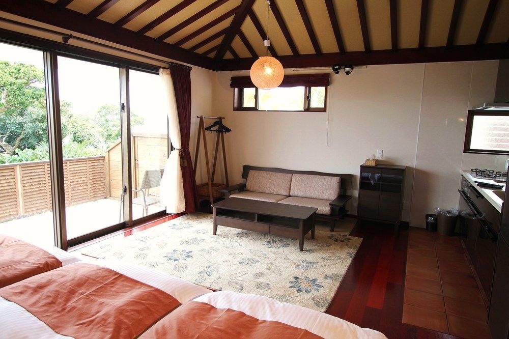 Hotel Ocean Hills Kouri Nakijin Esterno foto