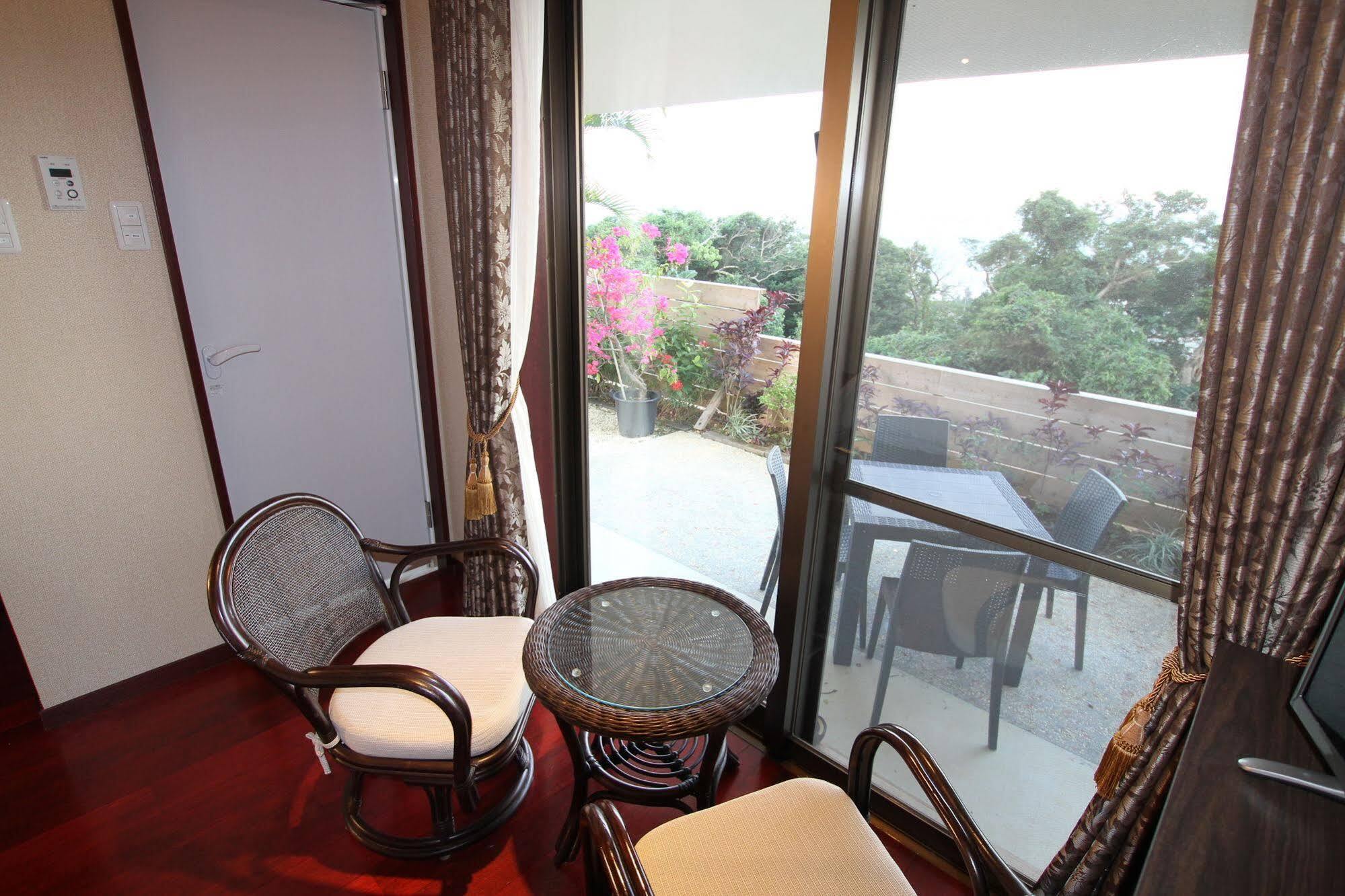 Hotel Ocean Hills Kouri Nakijin Esterno foto